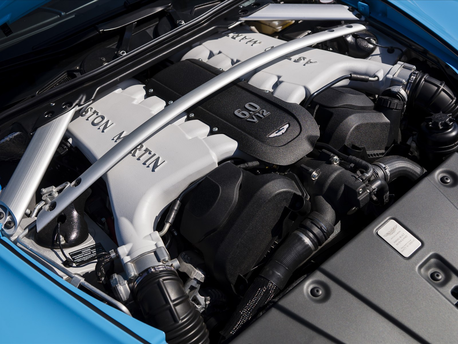 Aston Martin V12 Vantage S 2014